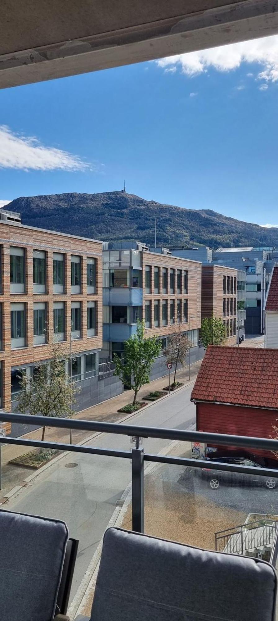 Leilighet Nydelig Med Sjøutsikt Og Herlig Terrasse